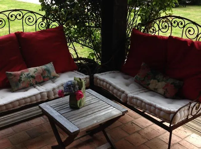 Le Mirabelle Bed & Breakfast *